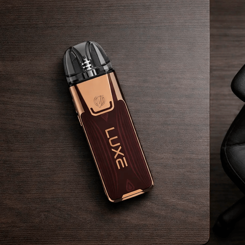 Vaporesso Luxe Xr Max 2 стоит на столе