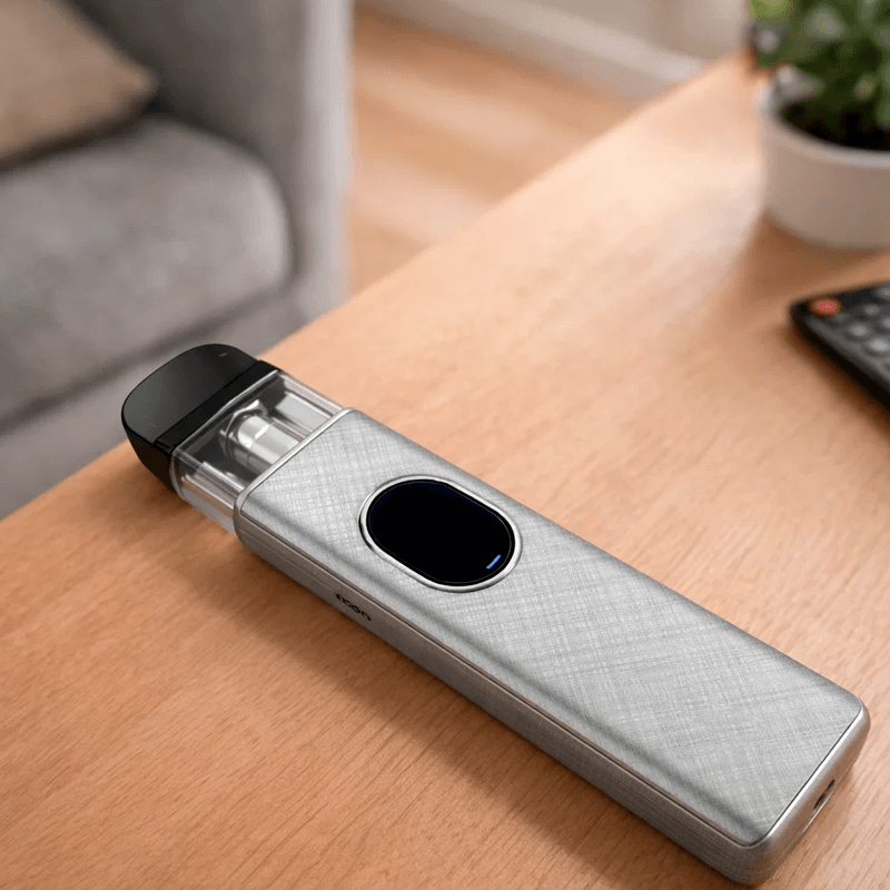 Vaporesso Xros 5 лежит на столе Vaporesso Xros 5 лежит на столе